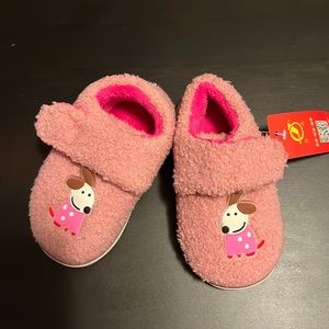 $25 - Babies warm non-slip sole slippers - perfect walkers and crawlers - girl